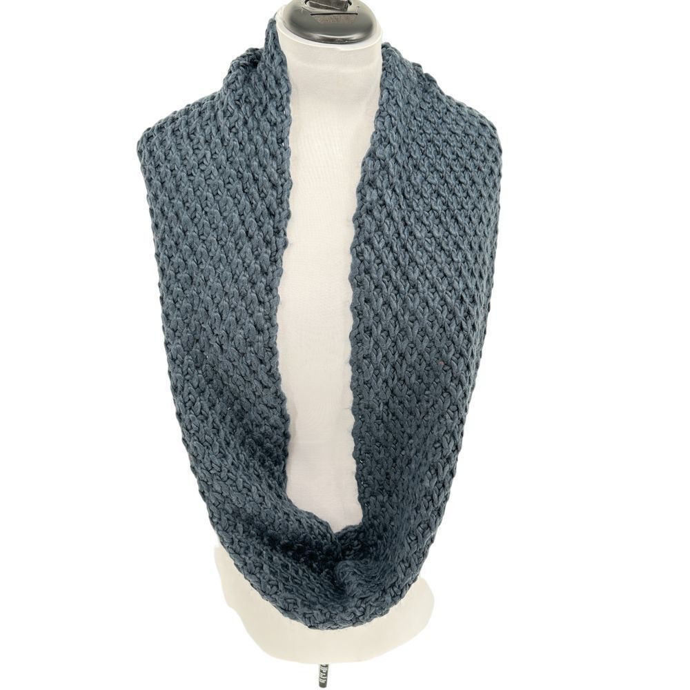 Old Navy Chunky Knit Blue-Gray‎ Infinity Scarf Cozy Warm Winter Accessory New